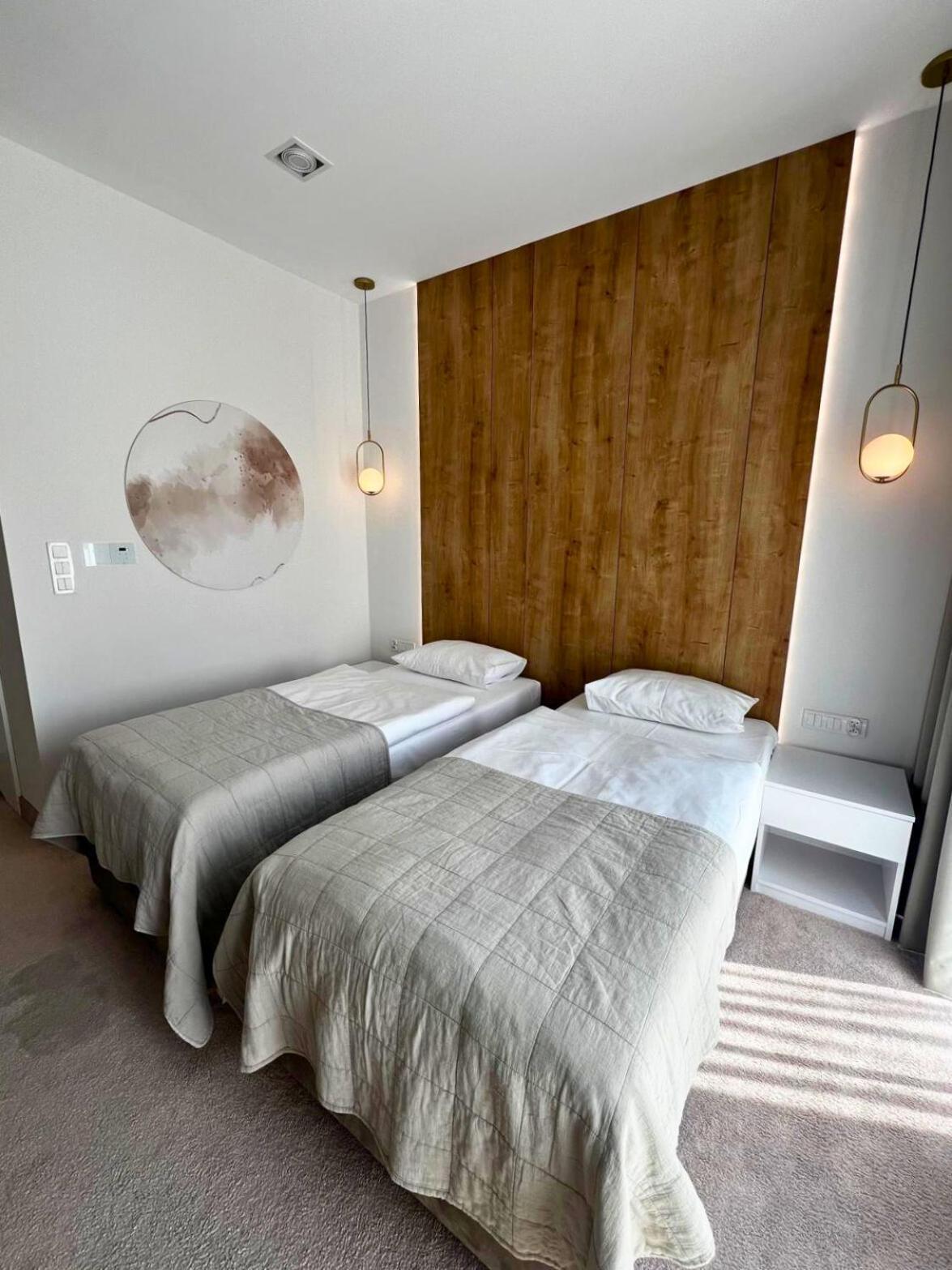 Hotel & Restauracja Nad Sandela Lubawa エクステリア 写真