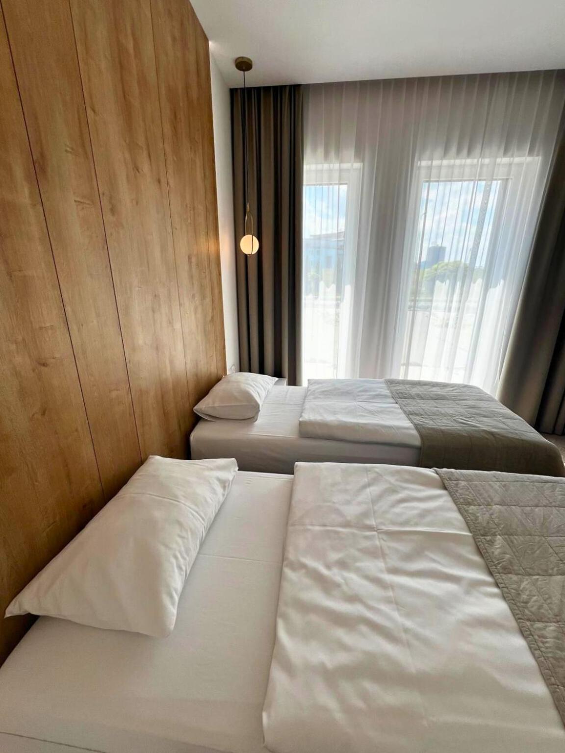 Hotel & Restauracja Nad Sandela Lubawa エクステリア 写真