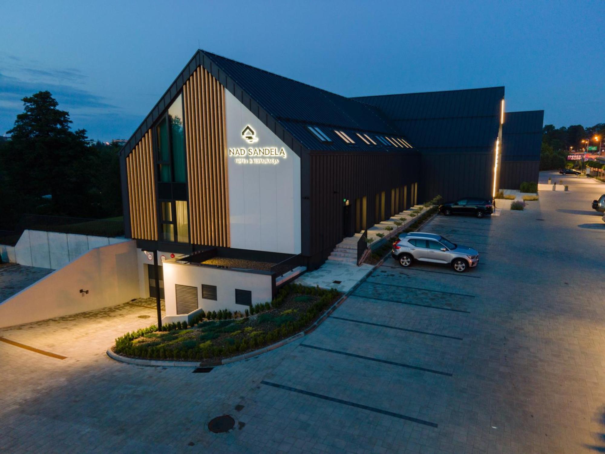Hotel & Restauracja Nad Sandela Lubawa エクステリア 写真